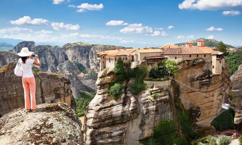 Athens: Meteora Monasteries Day Trip with Caves and Lunch - The photo-stop rhythm: great views, plus lots of walking