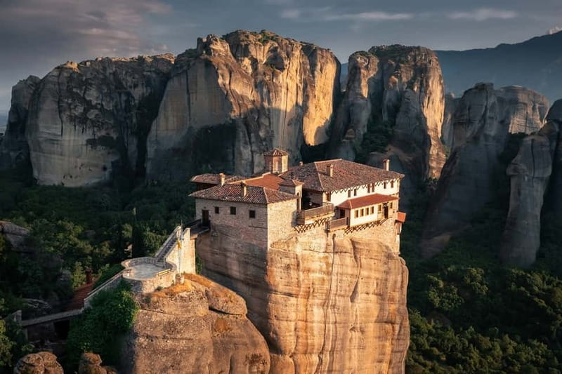 Athens: Meteora Monasteries Day Trip with Caves and Lunch - Dress code and steps: what to wear so you can actually go inside