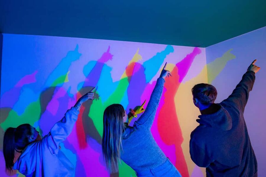 Athens: Museum of Illusions Admission Ticket - Staff help and the best way to use it