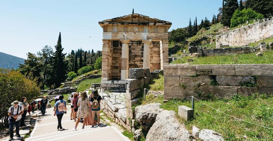 Athens: Mythology of Delphi, Museum and Arachova Guided Tour - Price and included value: what you actually get for about $30