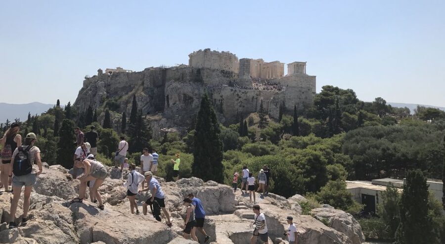 Athens: Private 4-Hour Tour with Acropolis and Old Town - Plaka and Monastiraki: Old Streets, Flea Market Energy, and Souvlaki