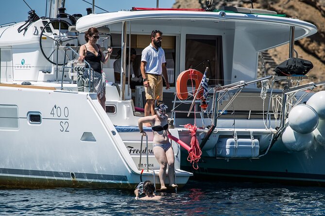 Athens Private Cruise with Meal, Open Bar & Transfer - Voula and Hydroussa: your first swim break