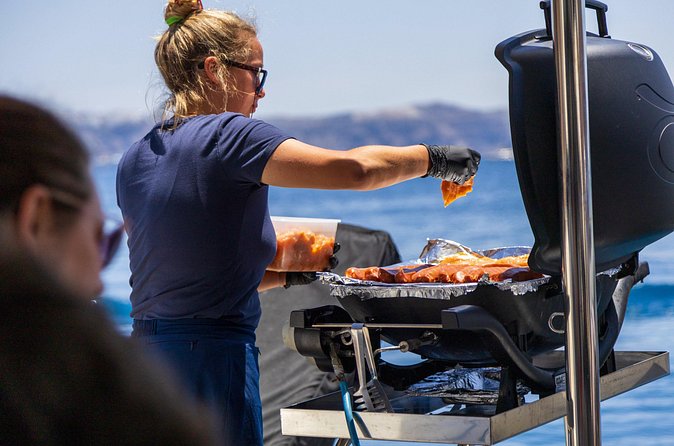 Athens Private Cruise with Meal, Open Bar & Transfer - Food, drinks, snorkeling gear, and towels: the practical inclusions