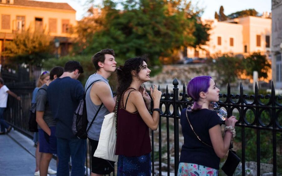 Athens: Private Evening City Walk & 4-Course Curated Dinner - Why an Athens night walk changes the whole city