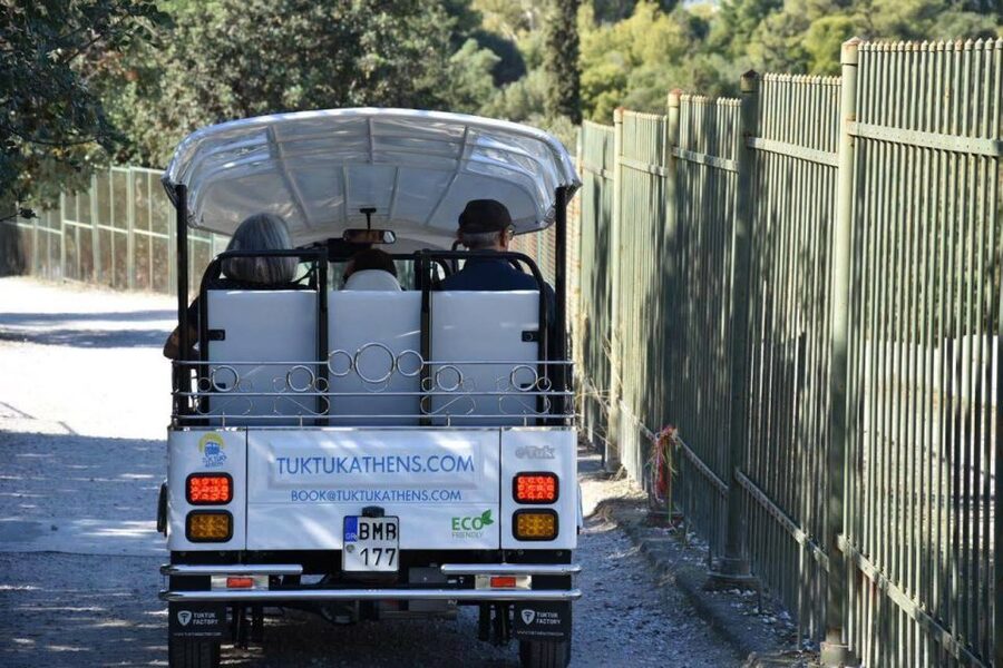Athens: Private Evening Sightseeing Tour by Electric Tuk-Tuk - Meeting up, timing, and how to use the 2-hour window well