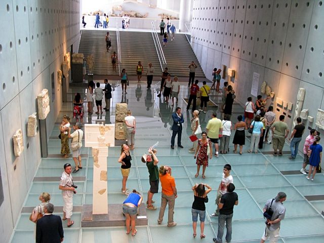 Athens Private Sightseeing Minibus Tour with Lunch - Pickup in Athens, then straight to the Acropolis