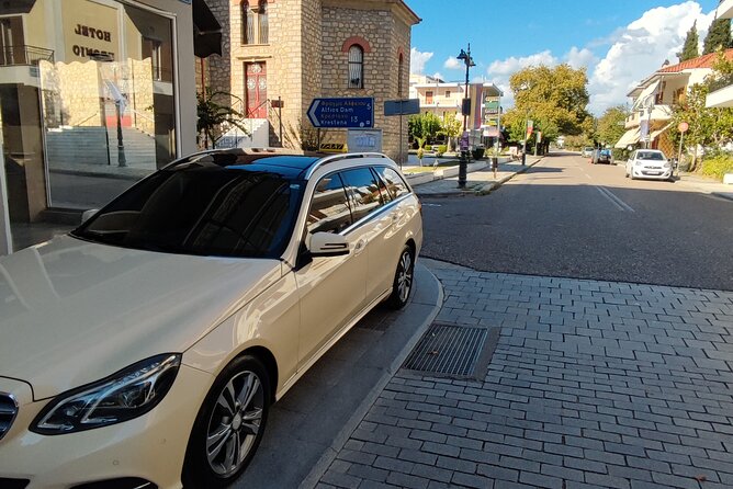 Athens Private Transfer Service: Athens Hotel To / From Piraeus Port - The car experience: Wi-Fi, A/C, water, and luggage limits