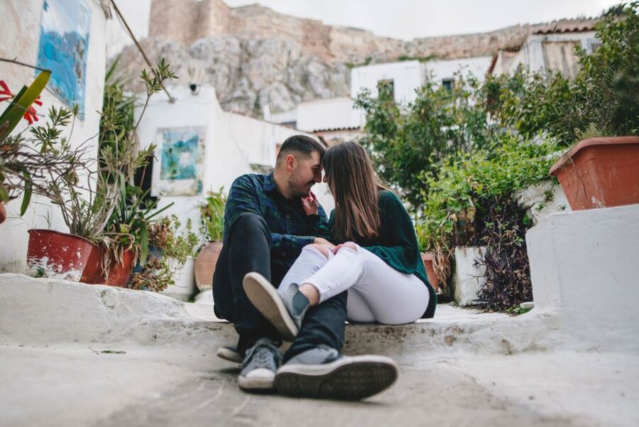 Athens: Professional photoshoot at Anafiotika Village - The meeting point: Agios Nikolaos Rangavas is your anchor