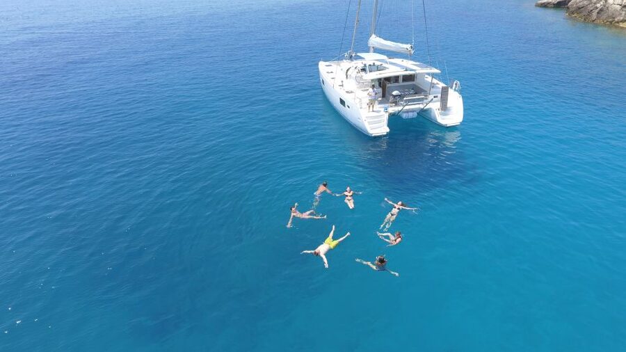 Athens: Riviera Catamaran Cruise with Meal and Drinks - Transfers, timing, and the October hour shift