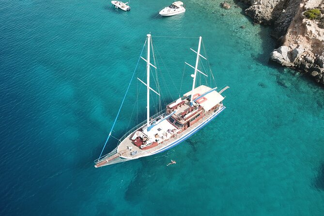 Athens Riviera Half-Day Cruise – Swim, Lunch & Drinks Included! - Onboard lunch and drinks: what you are actually paying for