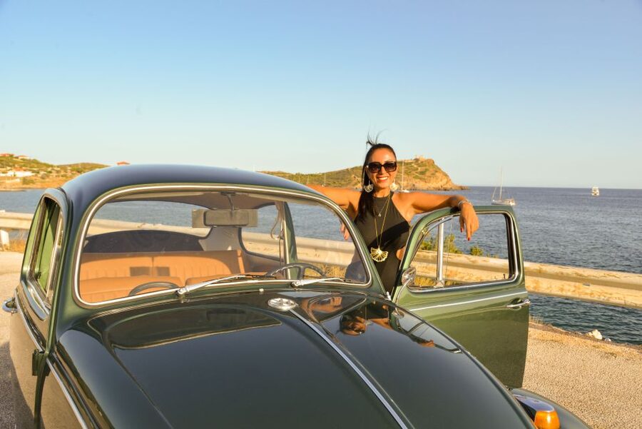 Athens: Riviera Photo Tour in a Vintage Volkswagen Beetle - Glyfada: the longest stop and the classic coastal vibe