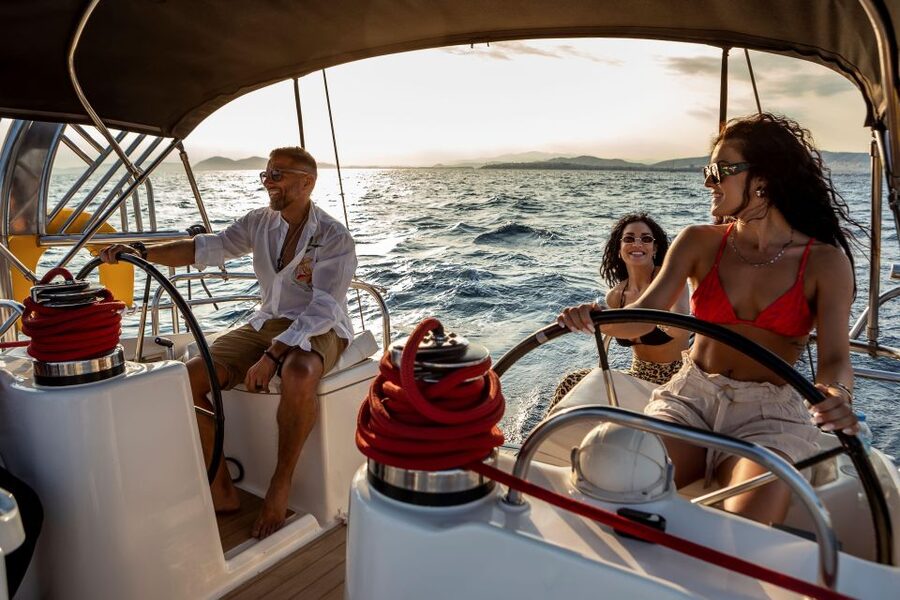 Athens Riviera: Private daily sailing cruise with lunch - Vouliagmeni Bay: calm anchoring and a second swim window