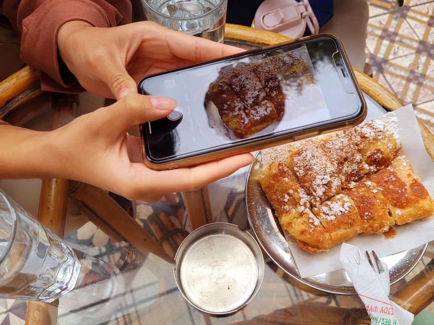 Athens: Street Art Treasure Hunt with Food Stop - Price and value for a 2.5-hour street art game