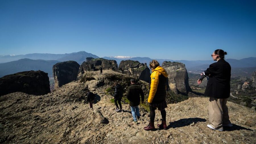 Athens to Meteora, Day Trip with Local Guide,up to 9 people - Meteora in one day, what you really see from Athens