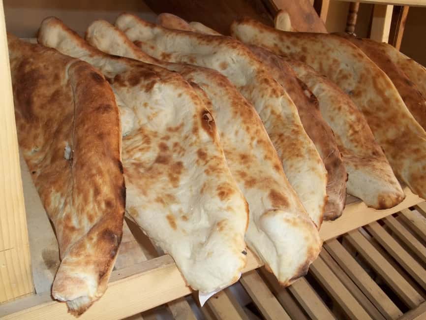 Athens: Walking Tour and Food Off the Beaten Path - Tonir Oven Bread at 300 Degrees: The Most Visual Stop