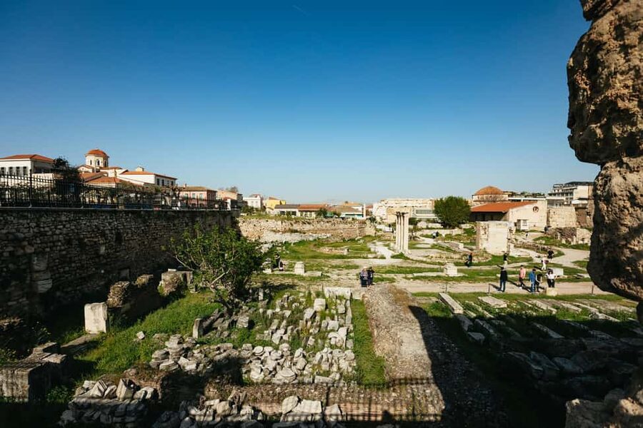 Athens: Women in Ancient Greece - Pnyx and the first democratic votes: what democracy forgot