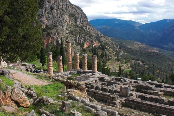 Award-Winning 2-Day Private Delphi & Meteora Tour - Thermopylae: Leonidas and the short return to Athens