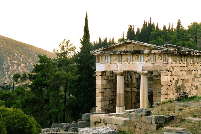 BEST PRIVATE TOUR TO DELPHI: Delphi Arachova Hosios Monastary - Should You Add an On-Site Licensed Guide?