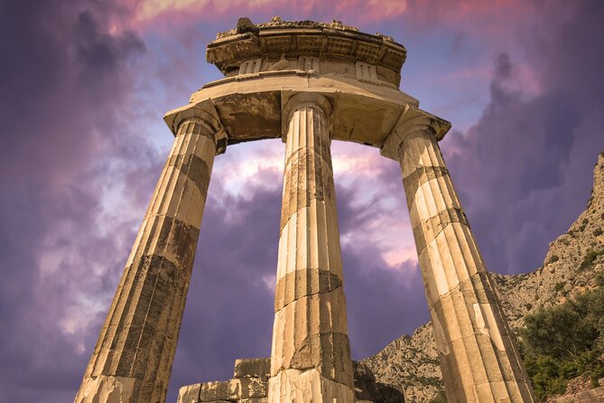 Delphi and Meteora, 2-Days Private Tour - Meteora Monastery Circuit: The Views Are the Point