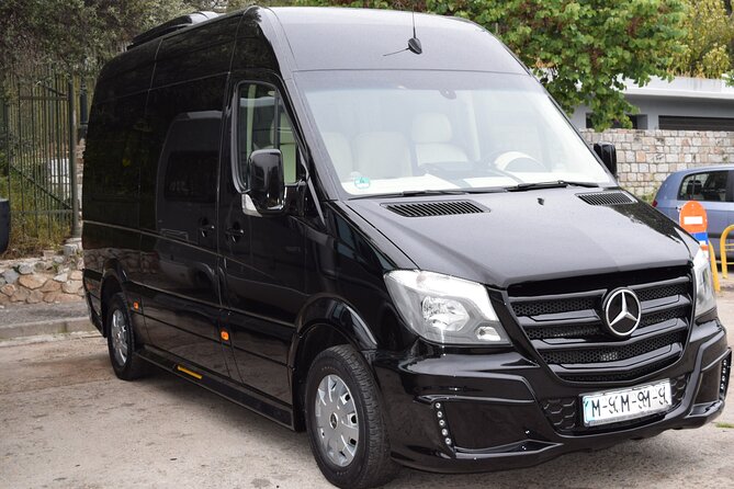 Delphi and Meteora Private Tour (up to 11 people) - Delphi and Meteora by private minibus: a smart way to compress two big days