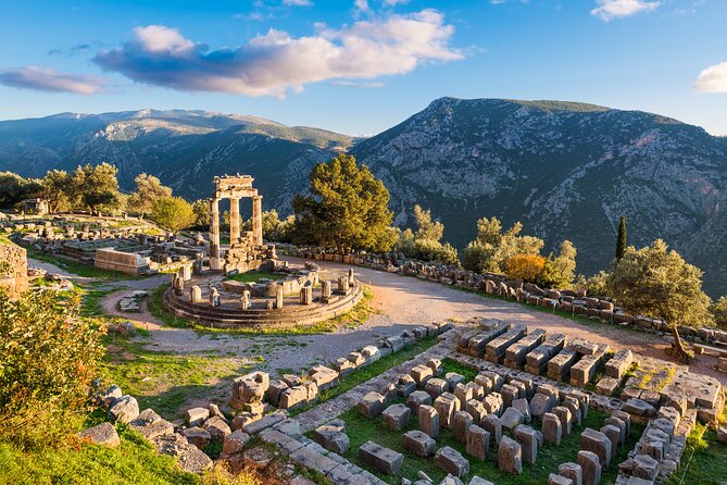 Delphi and Meteora Private Trip From Athens 2days ! - George’s guiding style, plus how he handles real-life needs