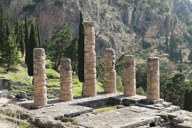 Delphi, Arachova and Levadia Krya Springs, Private Day Tour - Mount Parnassus views and Arachova: scenery that sets the stage