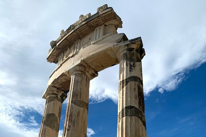 Delphi Full-Day Private Tour to the Oracle Site & Museum - The car, the pace, and why private transport changes the whole experience
