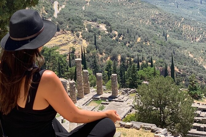 Delphi Guided Small Group Day Tour from Athens - Mount Parnassus and Arachova: the mountain village stop on the way back