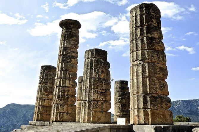 Delphi & Hosios Loukas Monastery Full Day Tour From Athens - Arachova village stop: a mountain reset at Mt. Parnassos feet