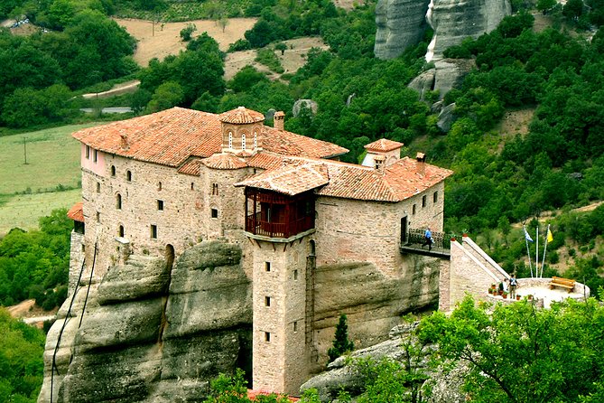 Delphi Meteora and Thermopylae 2-Day Private Tour - Day one: Hosios Loukas, then Delphi’s Apollo terraces and museum
