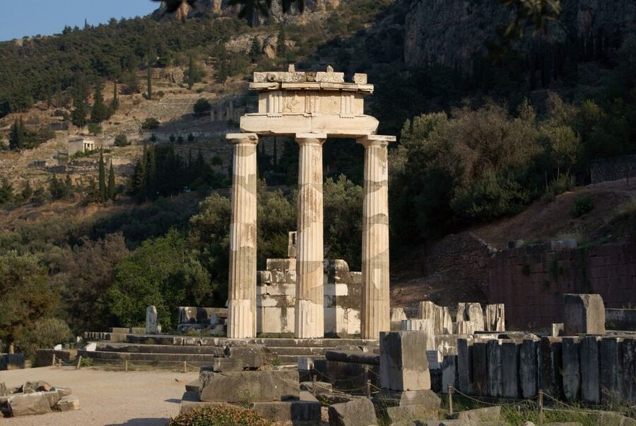 Delphi: Spanish guided one day tour - Key things to know before you go