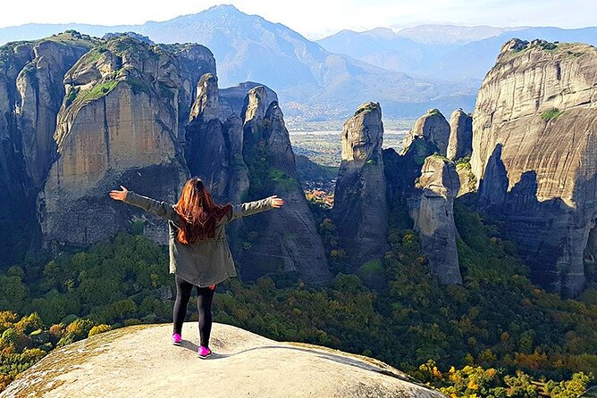 Explore Central Greece with an affordable 2 days tour to Meteora - Heading to Delphi via Thebes, Livadia, and Arachova
