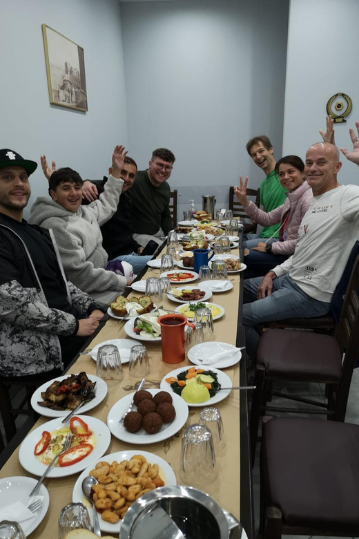 Food Tour evenings and Sundays - Languages, dates, and how to plan around them
