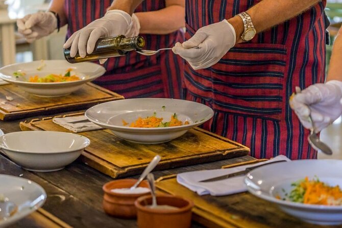 Food Tour in Athens - What the small group of 6 changes for your experience