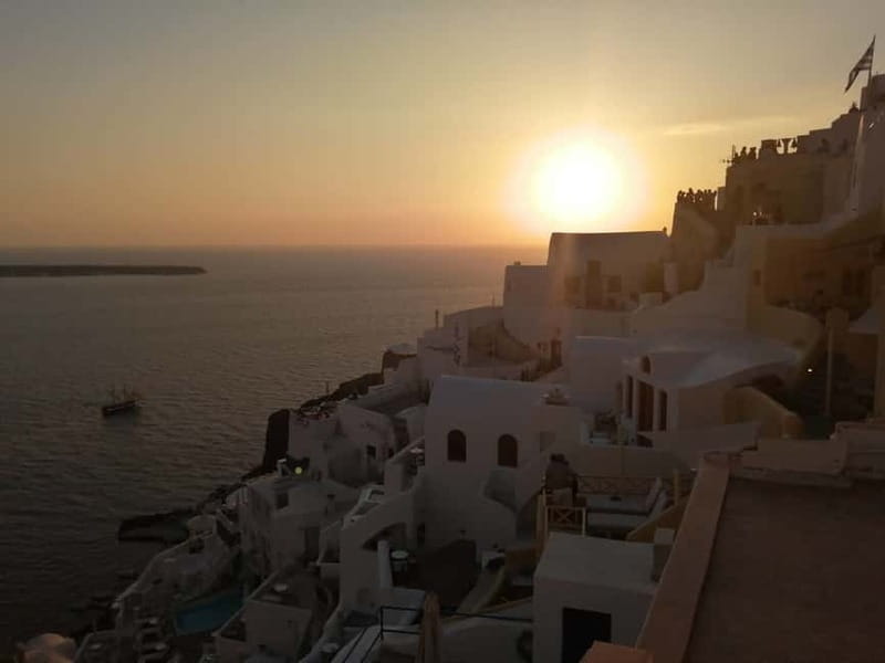 From Athens: 2-Day Trip to Santorini with Accommodation - Should you book? My straight answer