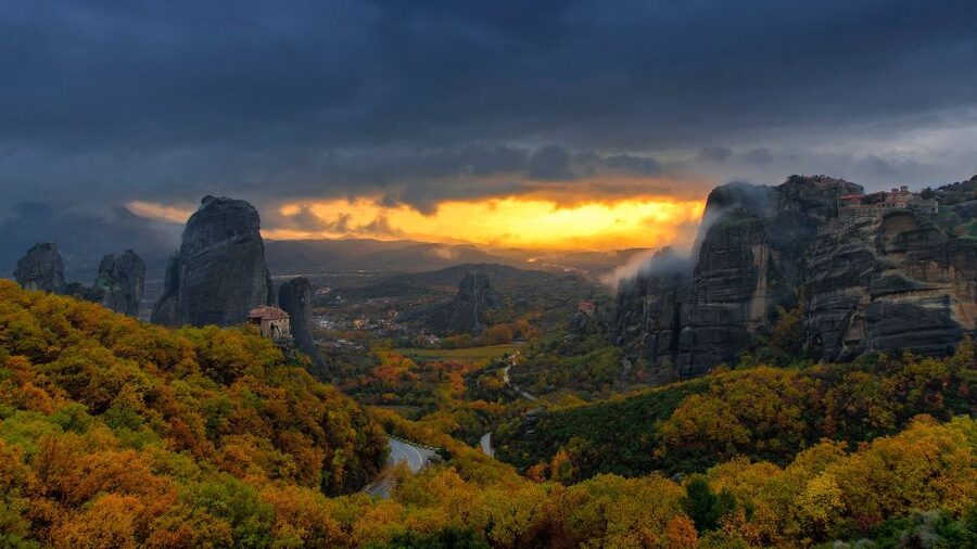 From Athens: 2 Days Meteora, Thermopylae & Delphi Tour - Timing and getting home: what the day feels like