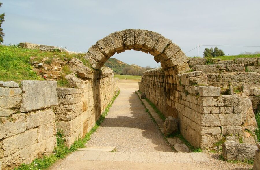 From Athens: 4-Day Peloponnese, Delphi, and Meteora Tour - Day 1 Peloponnese: Corinth Canal to Mycenae, Epidaurus, and Olympia