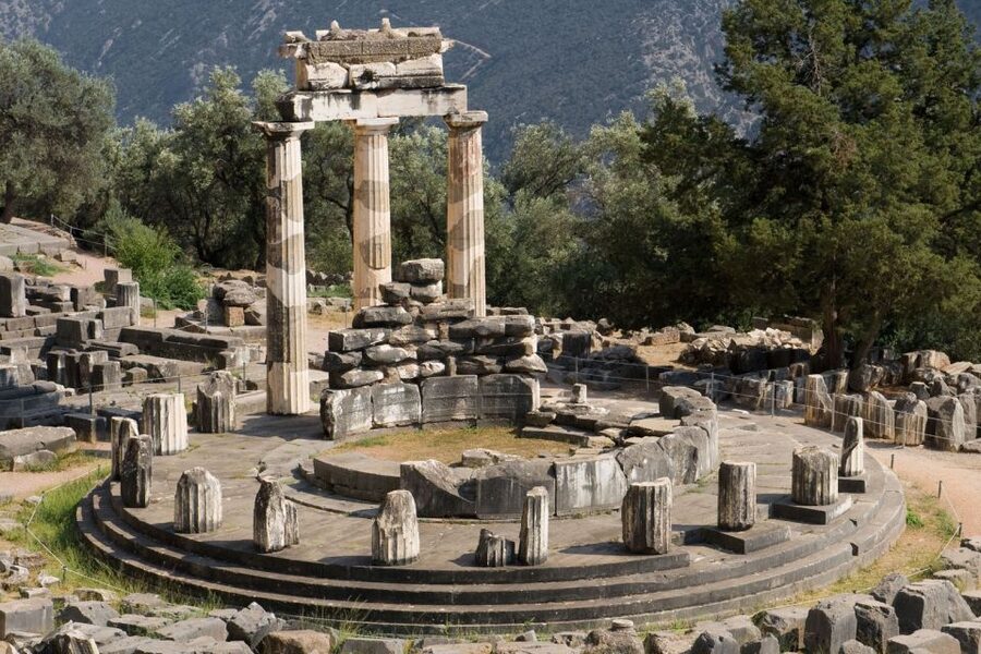 From Athens: 4-Day Peloponnese, Delphi, and Meteora Tour - Day 4: two Meteora monasteries, UNESCO rocks, and back to Athens