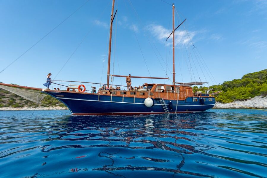 From Athens: Aegina, Agistri and Metopi Day Cruise w/ Lunch - What to pack so you do not spend the day irritated