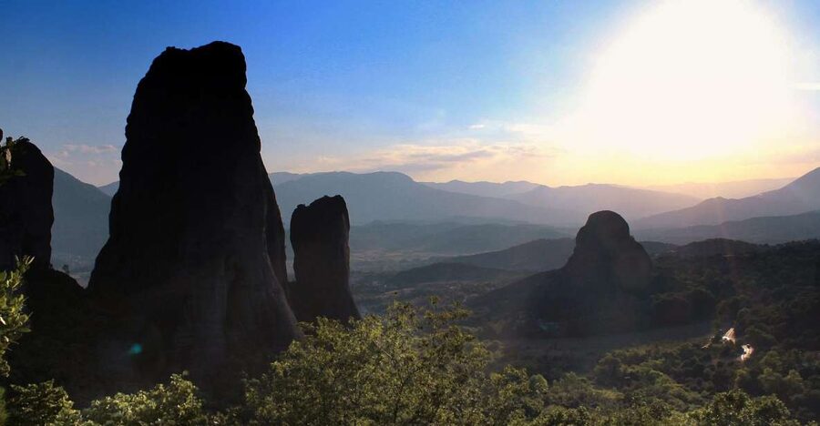 From Athens: Delphi and Meteora 2-Day Tour with Hotel - Athens to Central Greece by coach: where the day really starts