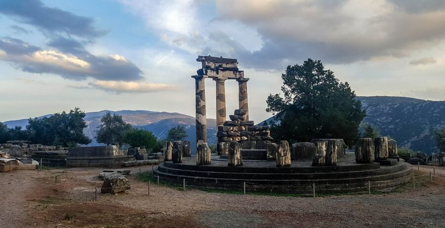 From Athens: Delphi Full Day V.R. Audio Guided Tour - Timing Reality Check: What 10 Hours Feels Like