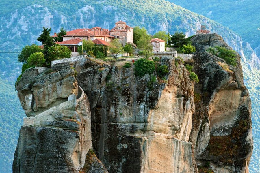 From Athens: Explore Ancient Greece 4-Day Tour - Day 3: Delphi’s sacred atmosphere, then overnight near Meteora in Kalambaka