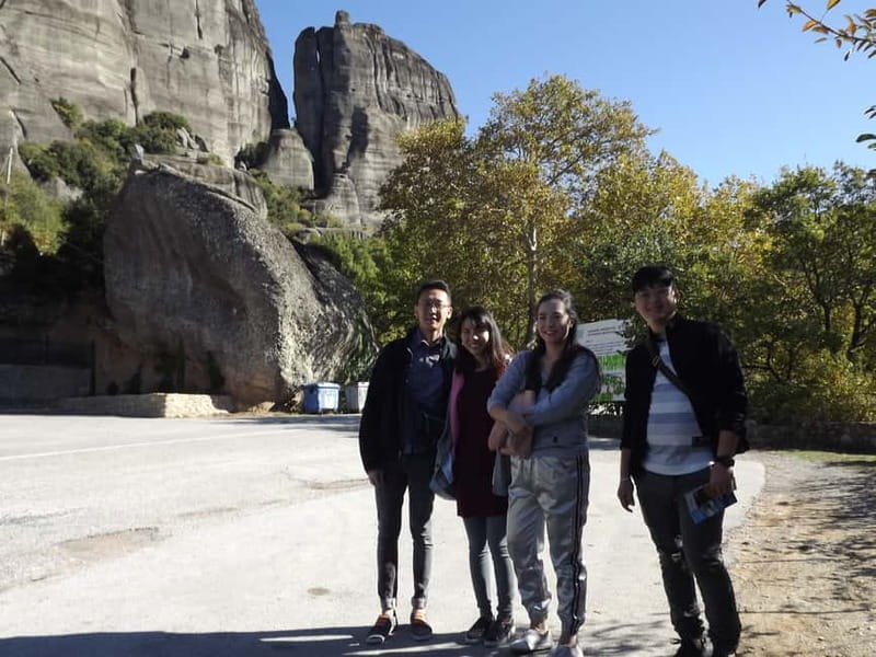 From Athens: Meteora Caves & Monasteries Day Trip by Train - Meteora on the rock tops: how the stops actually work
