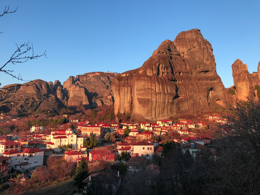 From Athens: Meteora Train Trip with Overnight Stay - Guides, timing, and the small-group advantage