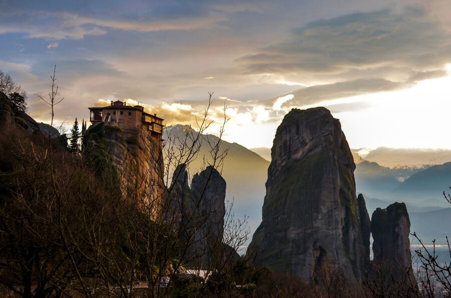 From Athens: Private Day Tour to Meteora and Thermopylae - A long day, timed well: Athens to Thermopylae to Meteora