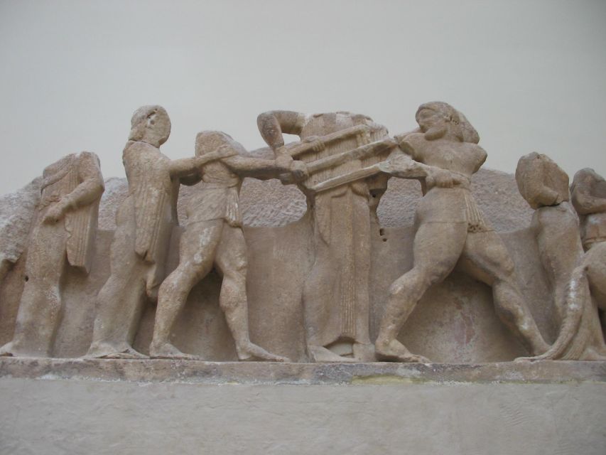 From Athens: Private Delphi and Thermopylae Guided Day Trip - Lunch at To Patriko Mas: real Greek food with Itea views