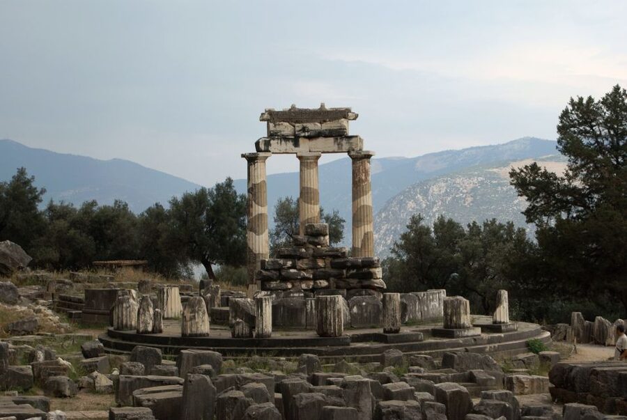 From Athens: Private Delphi and Thermopylae Guided Day Trip - The Athens start: comfort helps with a long day