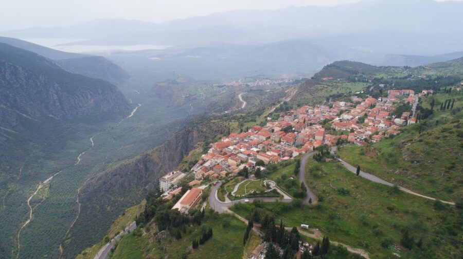 From Athens: Private Road Trip to Delphi - Getting out of Athens early, and what your driver can do with that