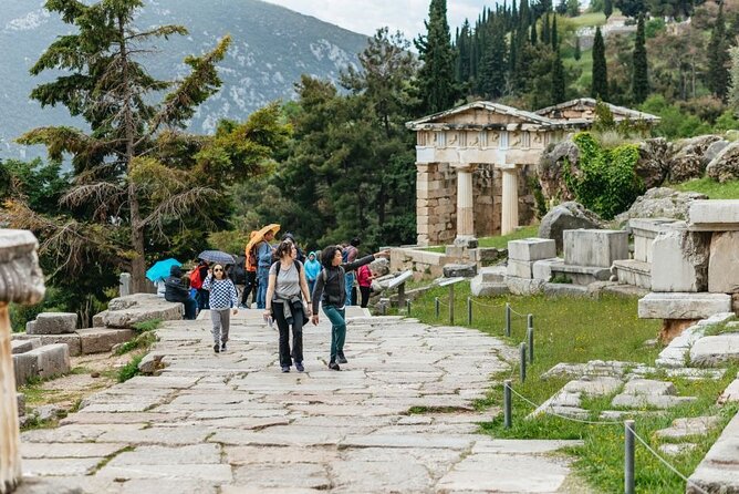From Athens: Small-Group Delphi, Museum & Arachova Day Trip - A Smooth Small-Group Run to Delphi From Central Athens