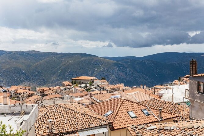 From Athens: Small-Group Delphi, Museum & Arachova Day Trip - The Road to Delphi: Parnassus Views, Fedriades Rocks, and a Real Break